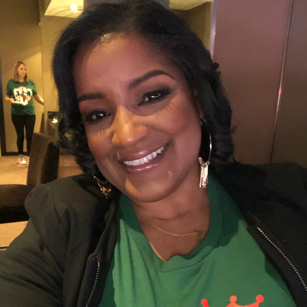 Meet your Posher, Laryta